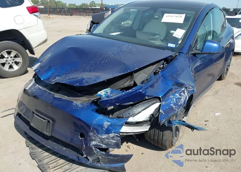 2024 Tesla Model Y Performance Dual Motor All-Wheel Drive z USA, uszkodzony, nr VIN 7SAYGDEF6RA286390